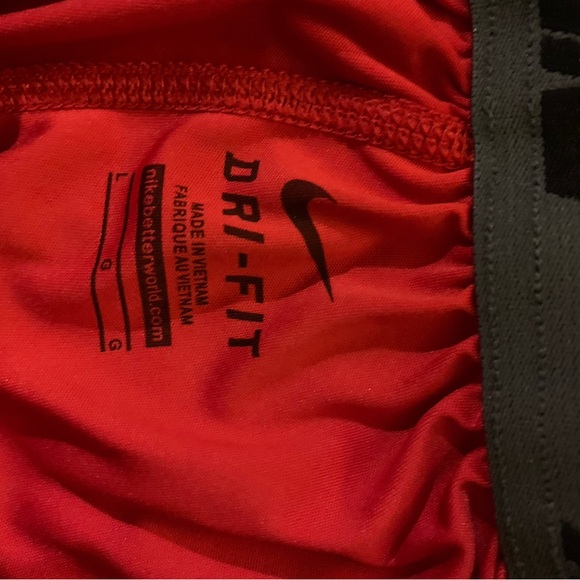 Moving to colorado looking to downsize my clothes I don’t wear anymore. - Picture 5 of 5